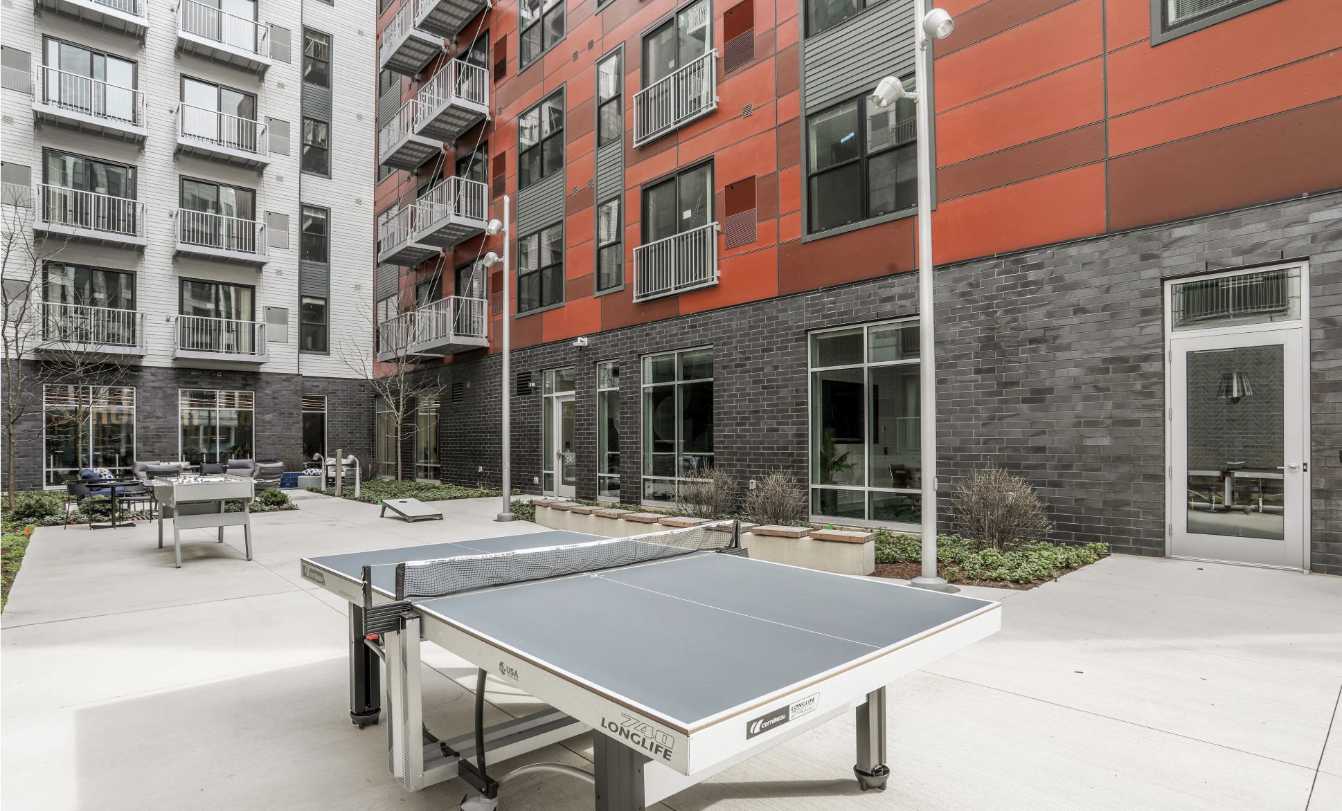 Ping pong table 