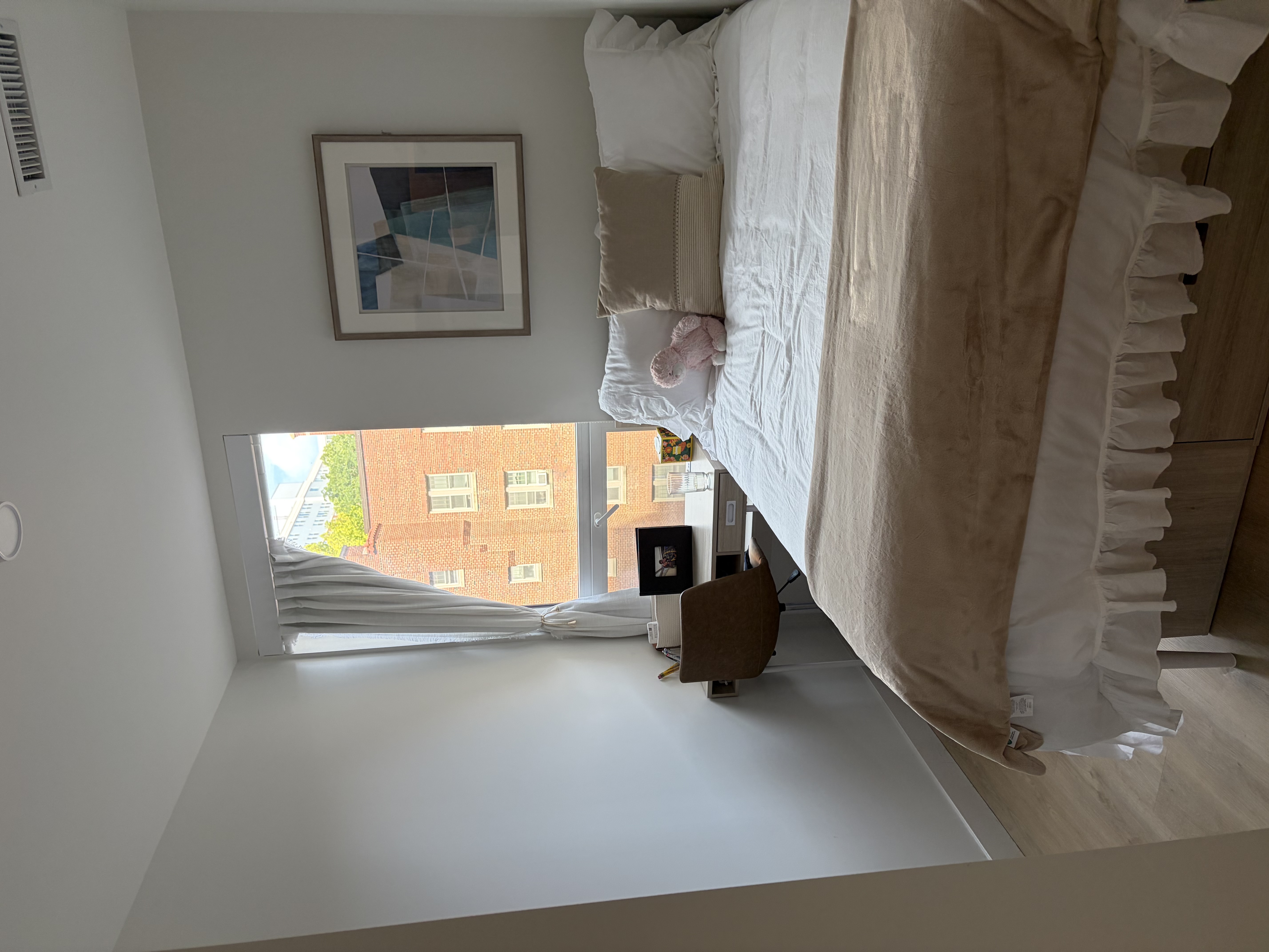 ROOM B