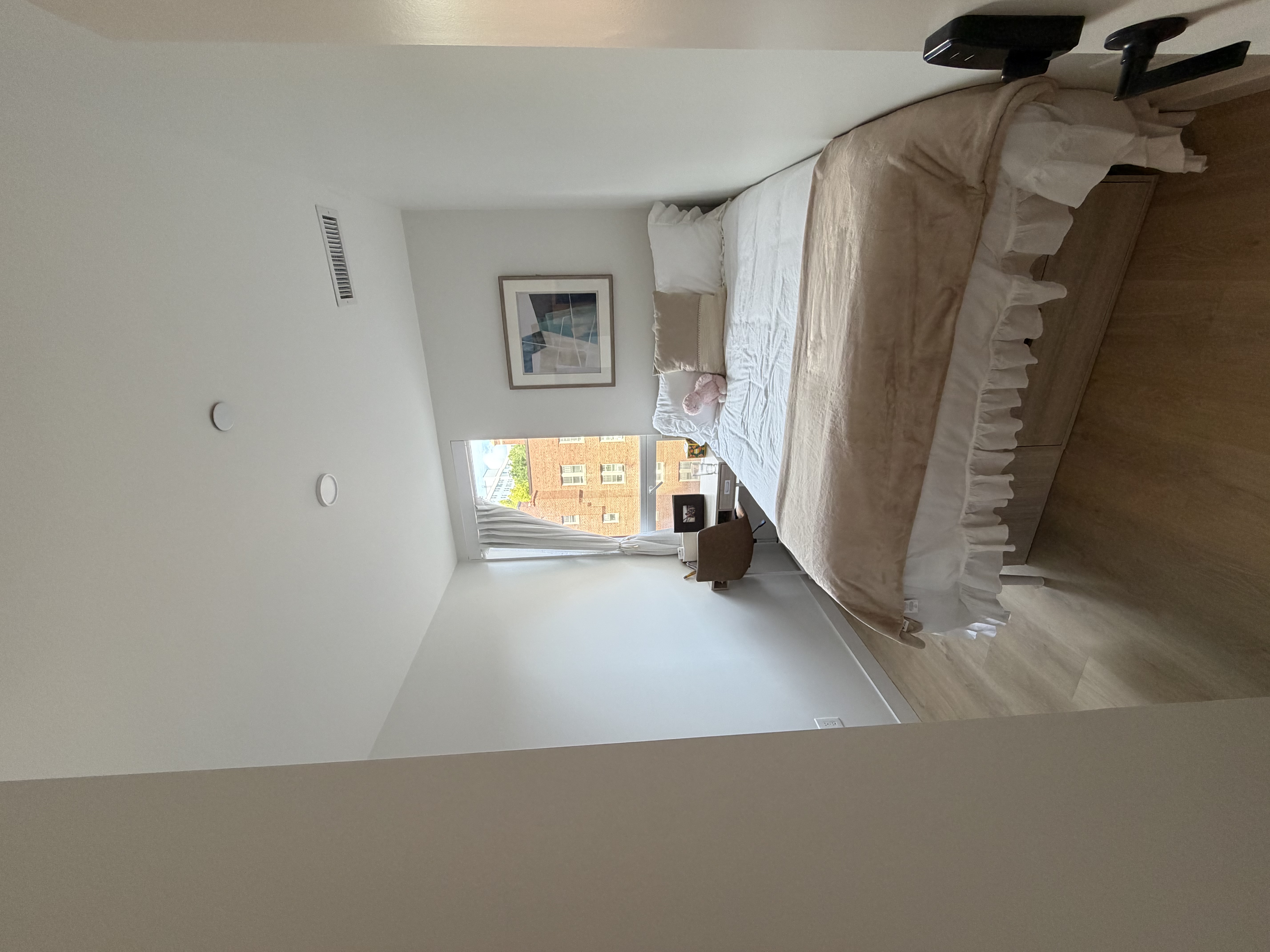 ROOM B