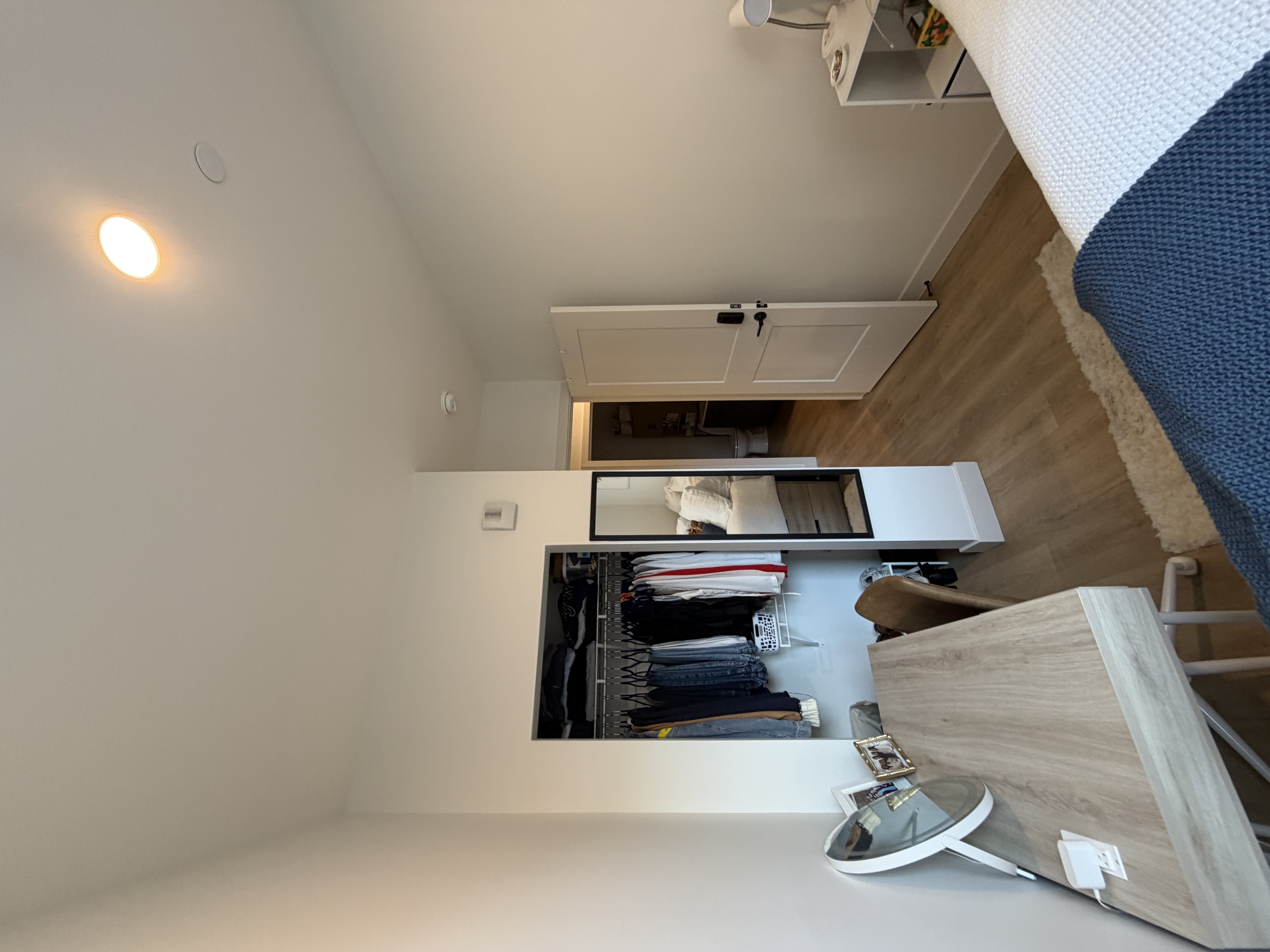 ROOM C