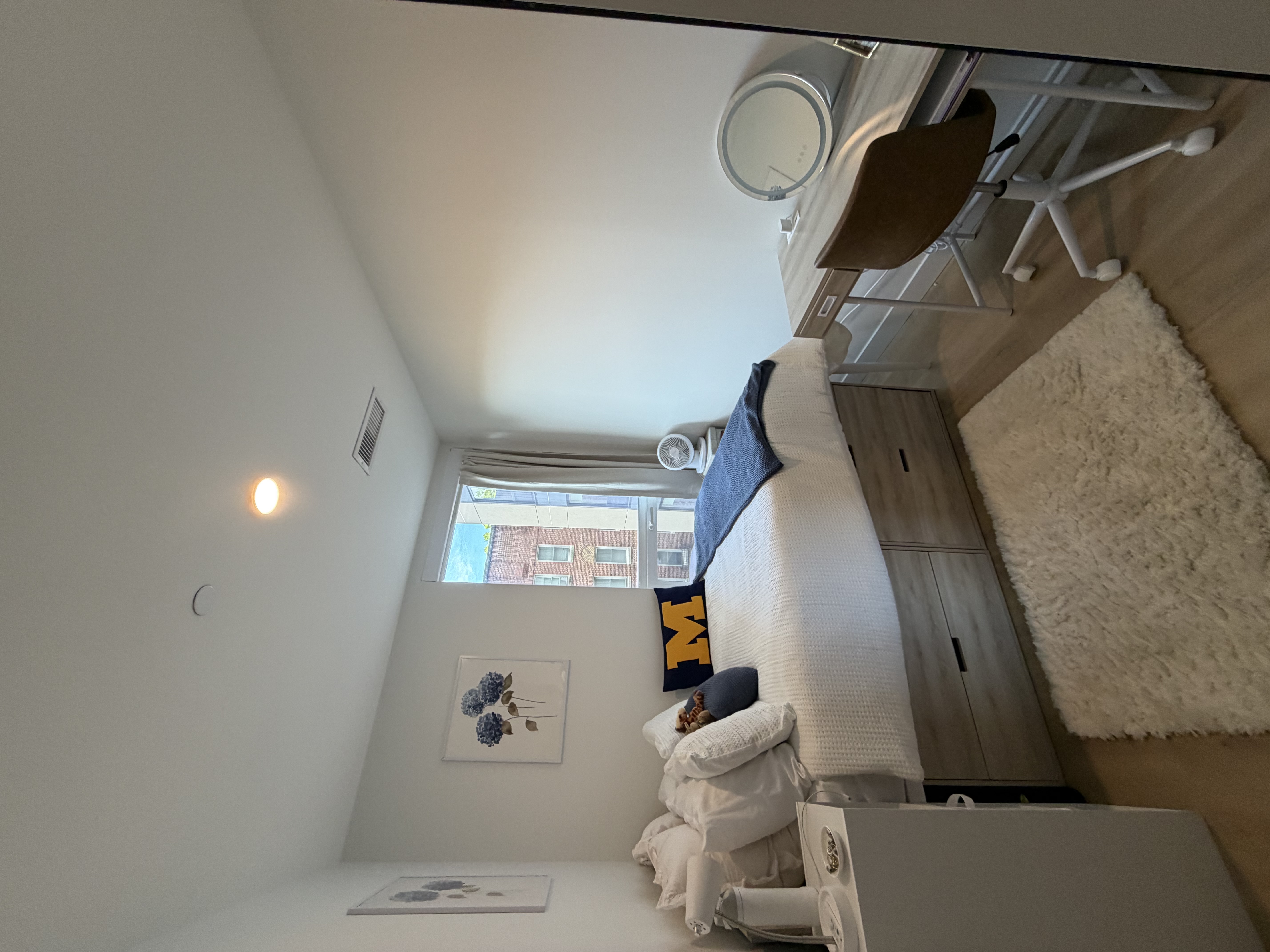 ROOM C